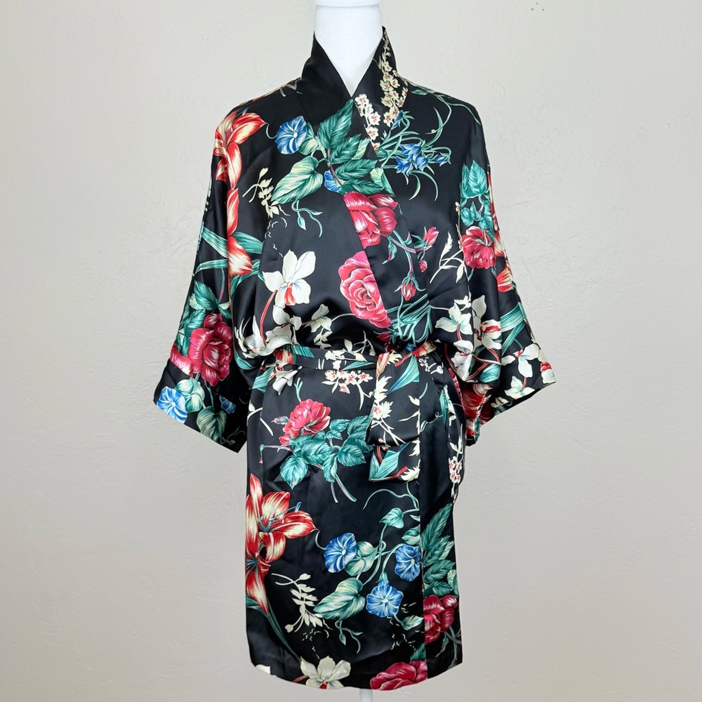 Vintage Kimono Style Robe or Wrap Duster in Silky Floral Print